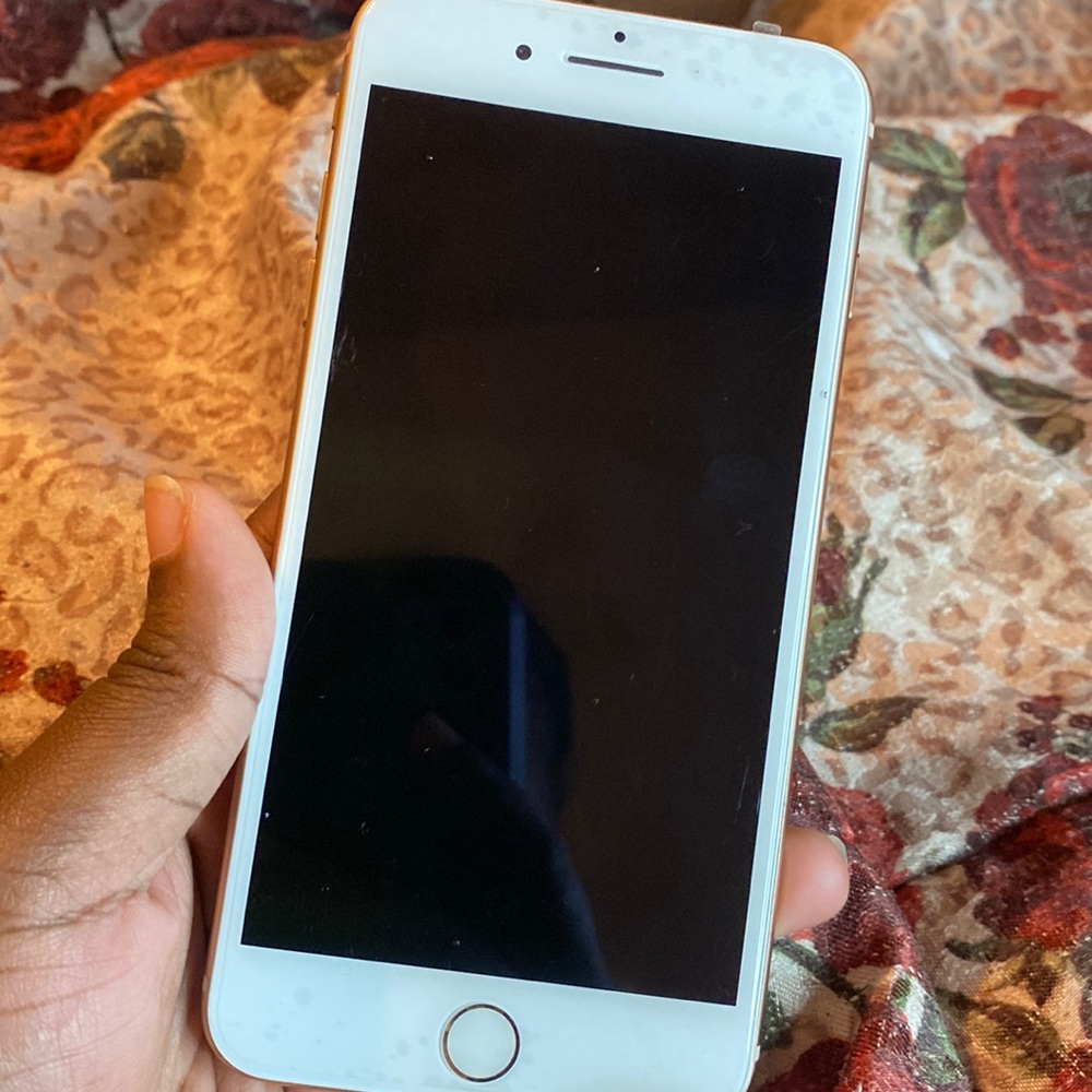 iPhone 8+ UNLOCKED Rose Gold READ DISC